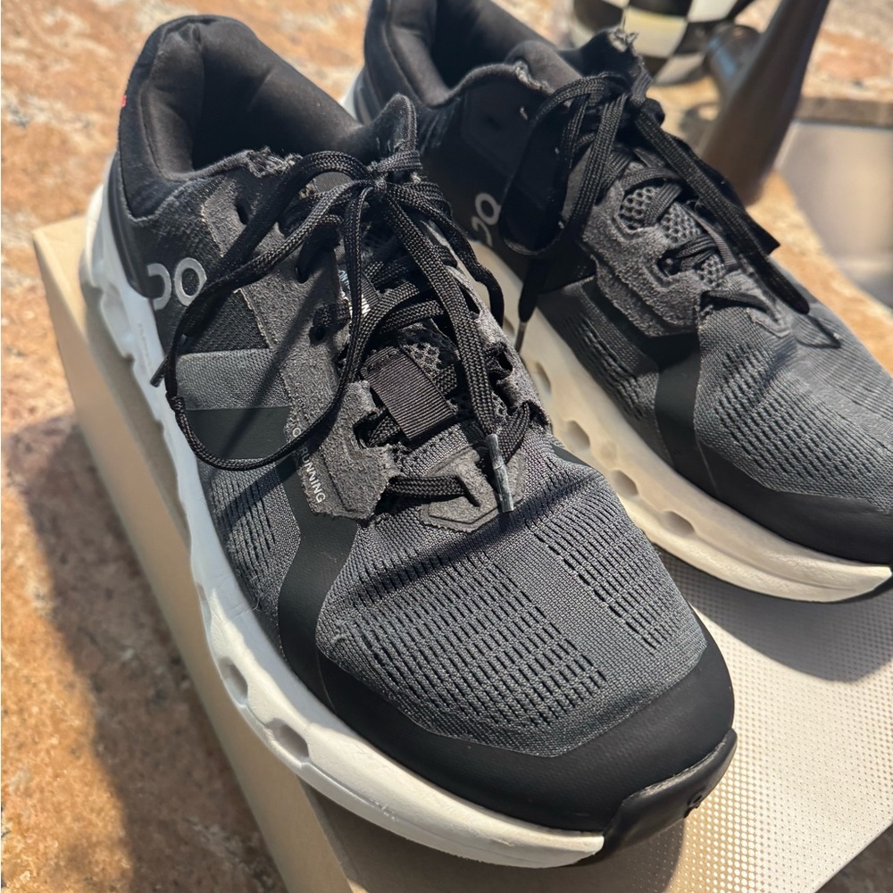 On Clouds Cloud Runner Mens Size 10 Black